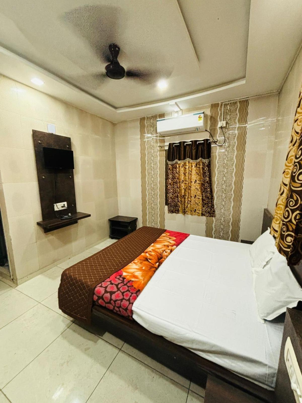 Hotel Shree Nath - 200 Meters From Dwarkadhish Temple Extérieur photo