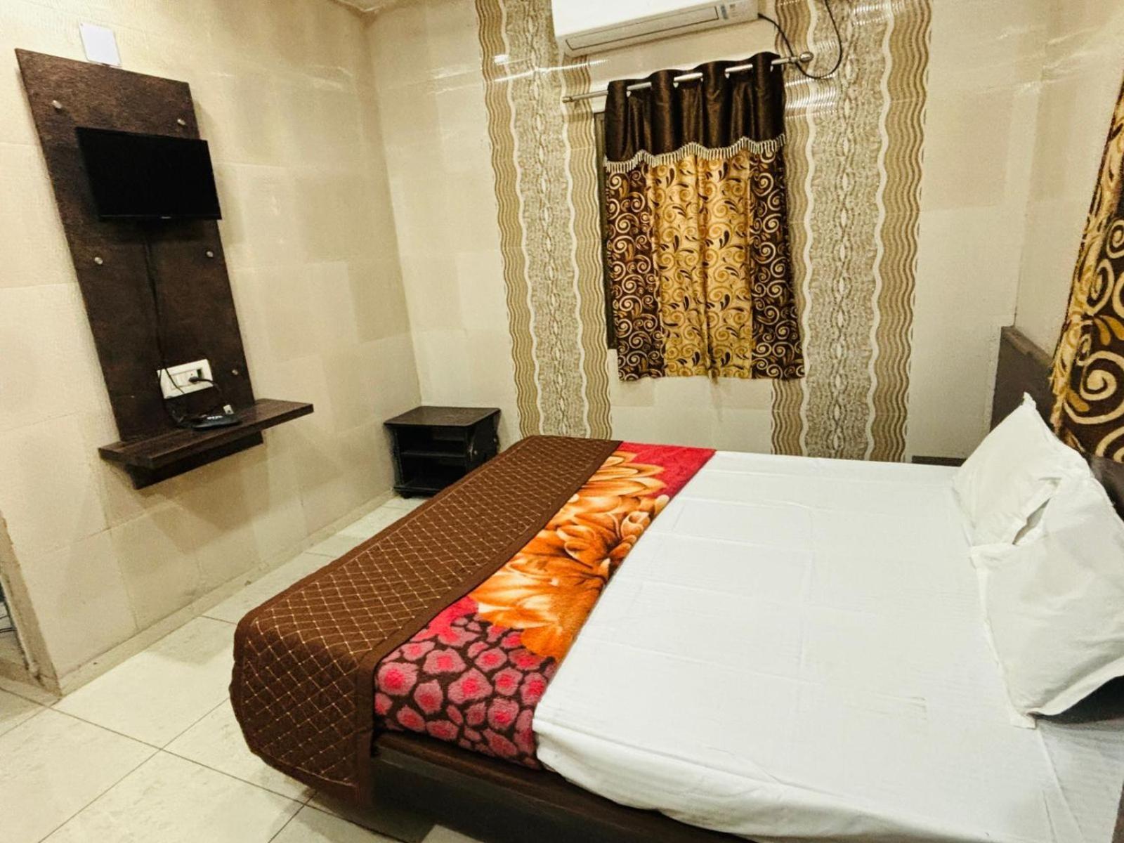 Hotel Shree Nath - 200 Meters From Dwarkadhish Temple Extérieur photo